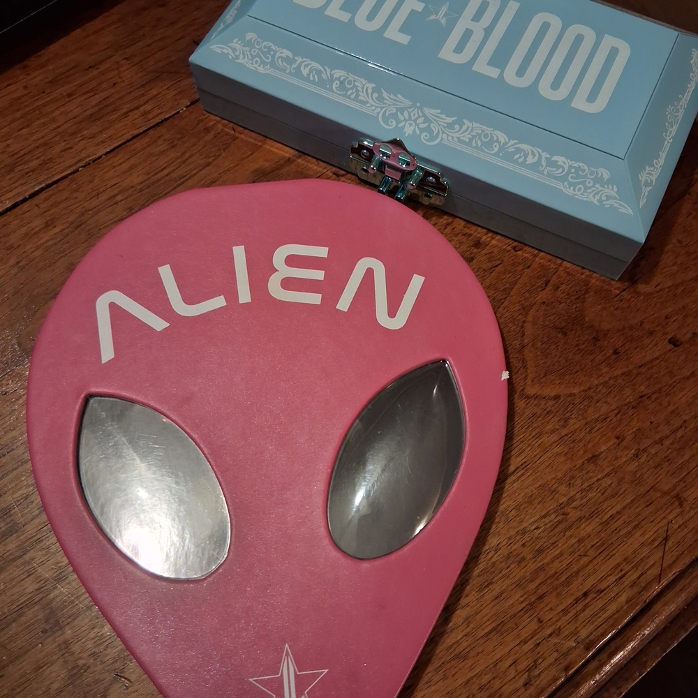 Alien Pink and Silver Makeup Palette